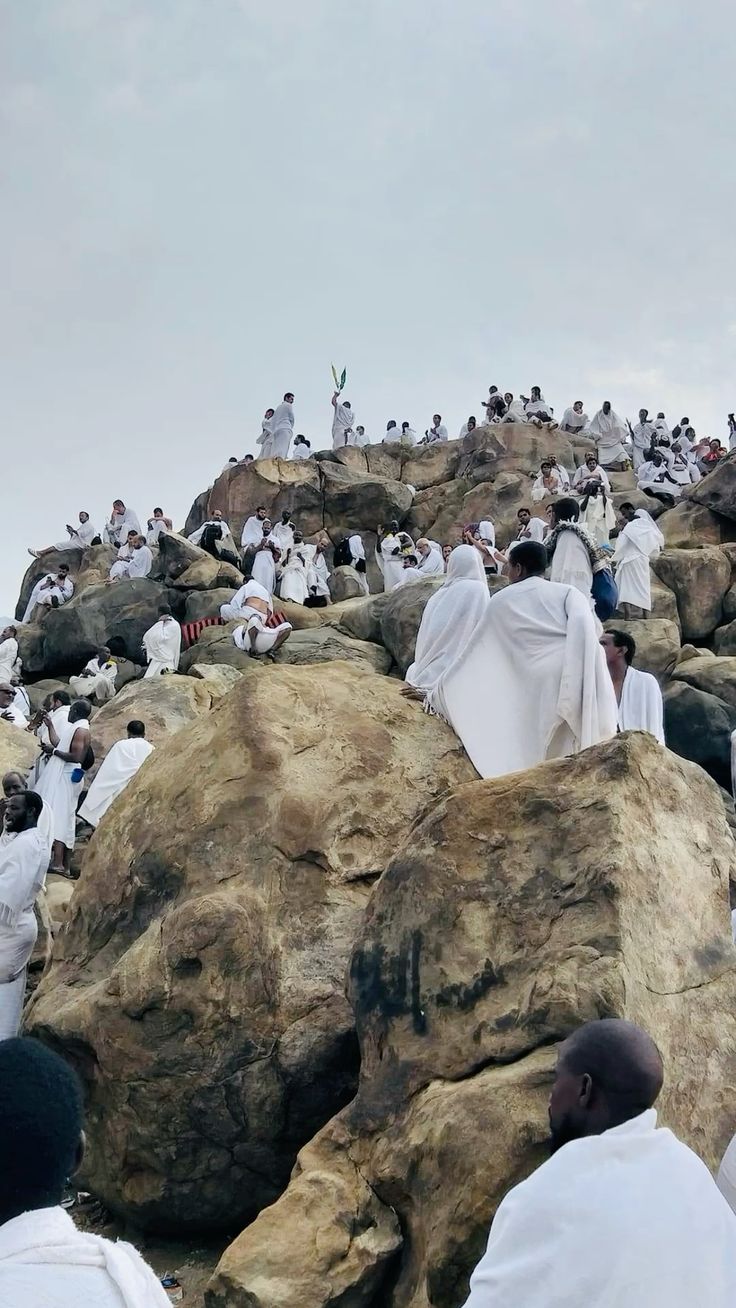 Pilgrims in white on Mount Arafat